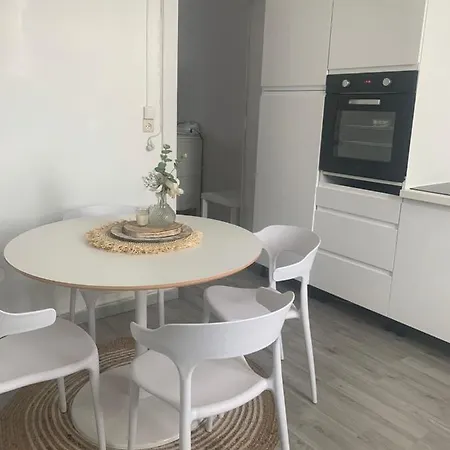 Charmante Petite Maison 아파트 모뵈주