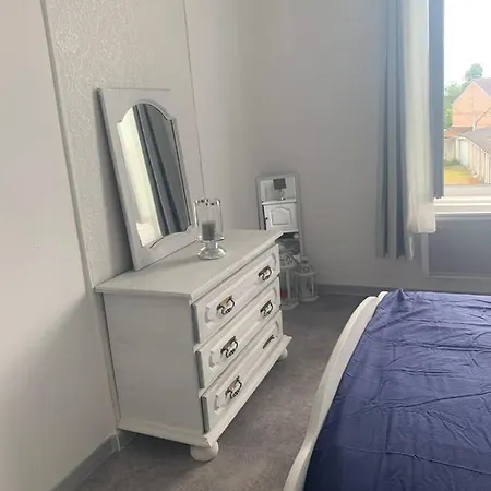 아파트 Charmante Petite Maison 모뵈주